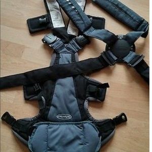 Infantino Smart Rider Baby Carrier. 8-26 lbs.